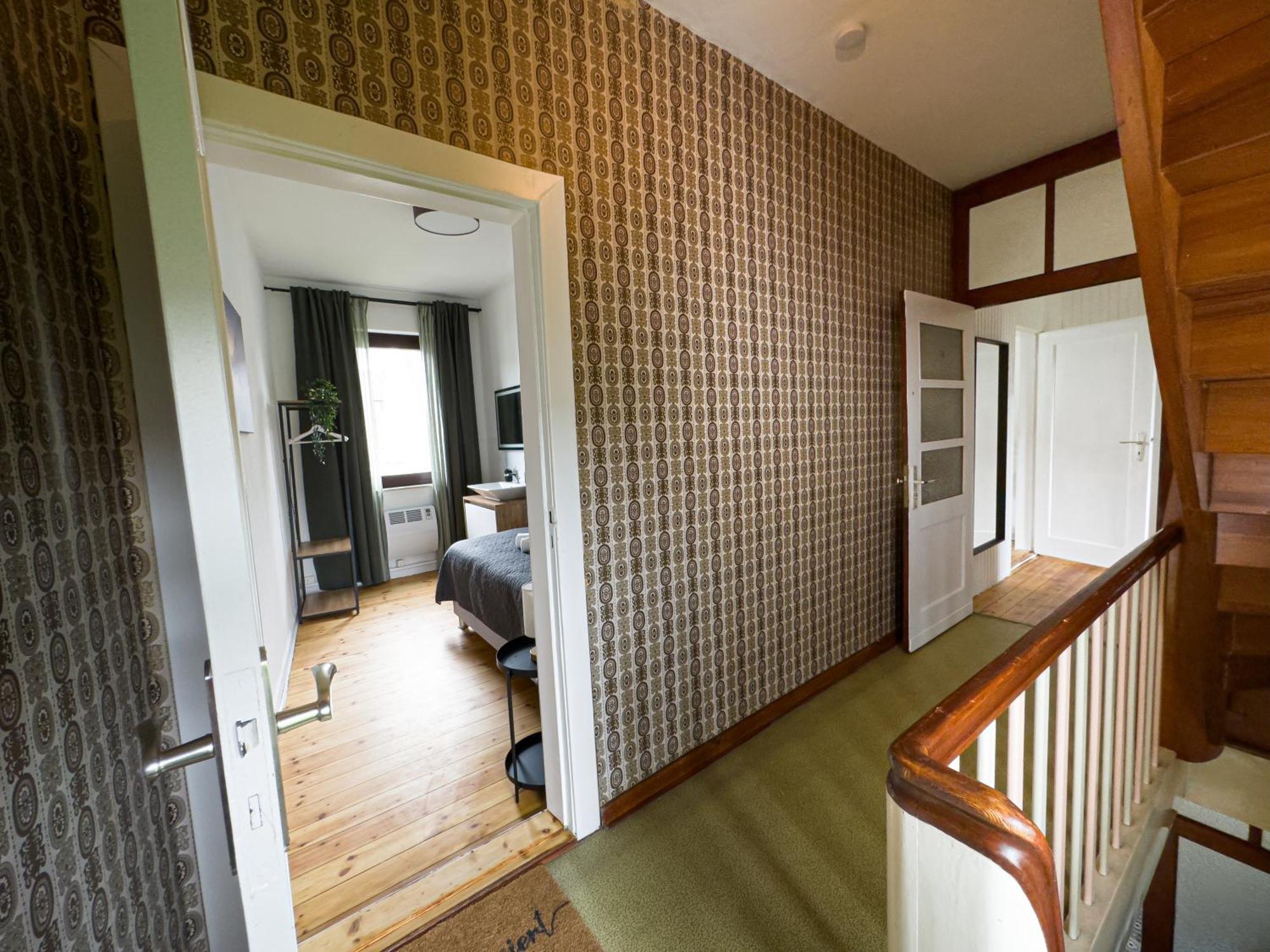 Immostay #8 - Haus Fuer 13 Personen Mit 7 Zimmer - Grosser Garten & Grill, Free Parking, Wlan Bremen Bagian luar foto