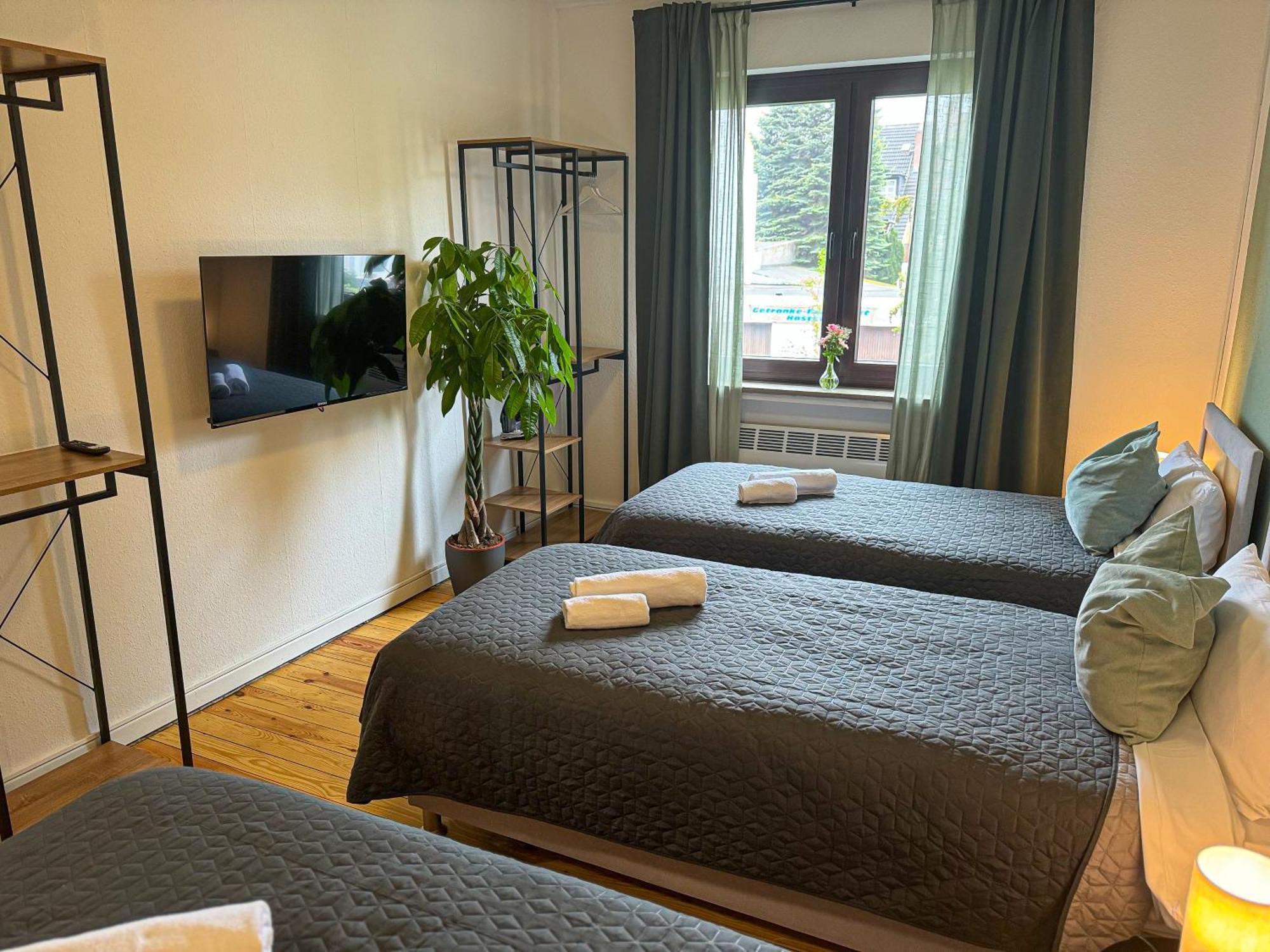 Immostay #8 - Haus Fuer 13 Personen Mit 7 Zimmer - Grosser Garten & Grill, Free Parking, Wlan Bremen Bagian luar foto