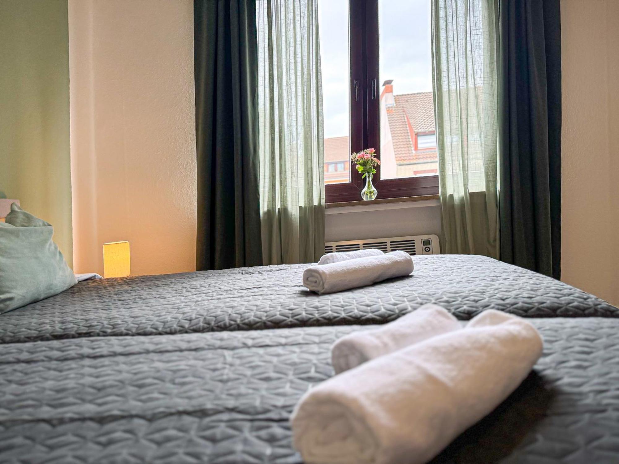 Immostay #8 - Haus Fuer 13 Personen Mit 7 Zimmer - Grosser Garten & Grill, Free Parking, Wlan Bremen Bagian luar foto