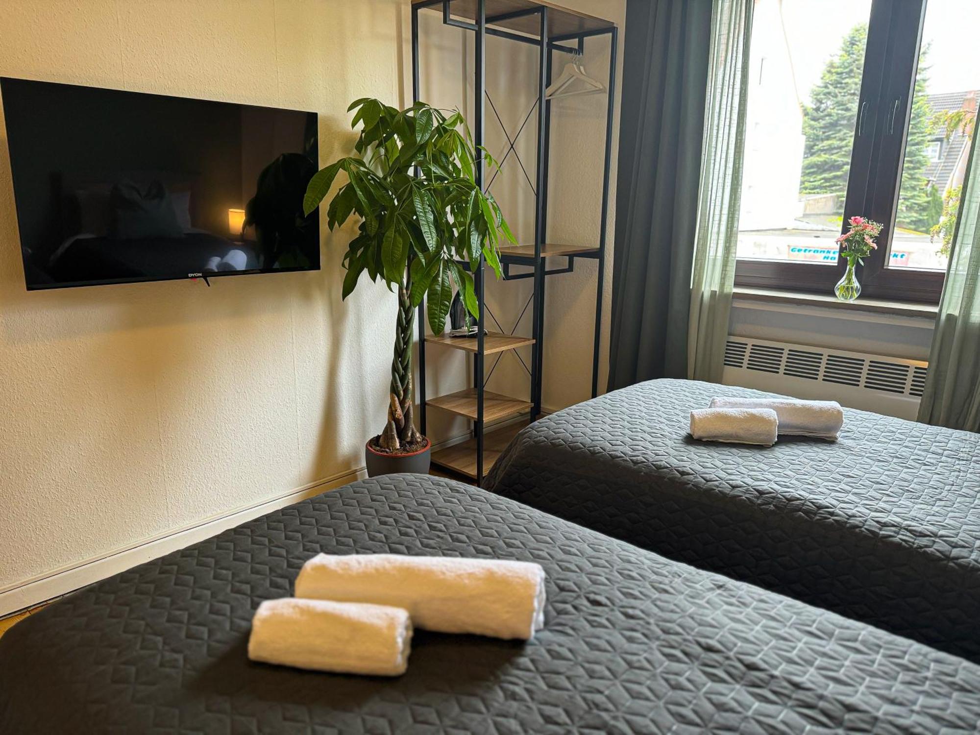 Immostay #8 - Haus Fuer 13 Personen Mit 7 Zimmer - Grosser Garten & Grill, Free Parking, Wlan Bremen Bagian luar foto