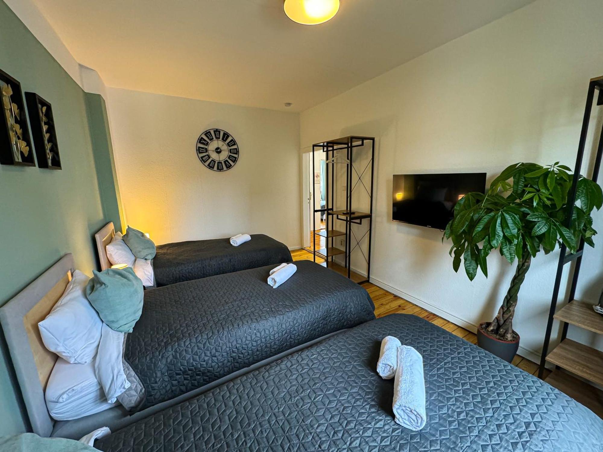 Immostay #8 - Haus Fuer 13 Personen Mit 7 Zimmer - Grosser Garten & Grill, Free Parking, Wlan Bremen Bagian luar foto