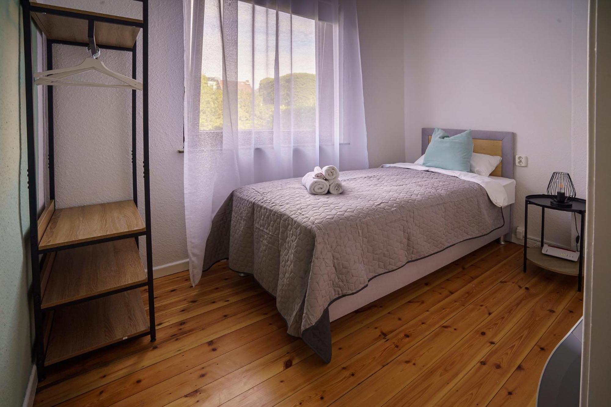 Immostay #8 - Haus Fuer 13 Personen Mit 7 Zimmer - Grosser Garten & Grill, Free Parking, Wlan Bremen Bagian luar foto